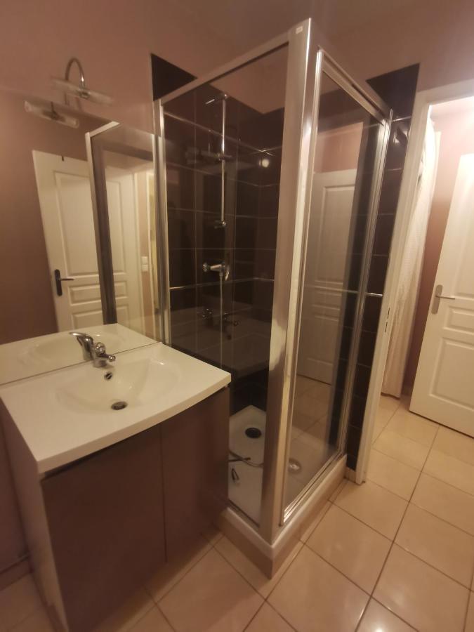 Logement En Hypercentre Dans Une Residence Amiens Exterior foto